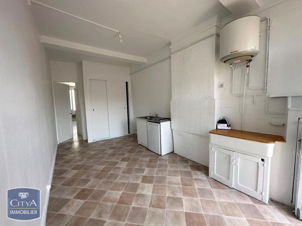 À LOUER : Appartement ancien T1 situé en plein coeur de S....