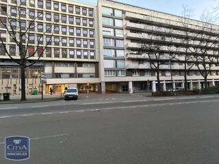  Parking / Garage à louer 
