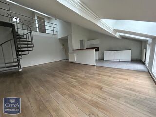  Appartement à louer 4 pièces 98 m²