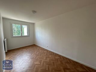  Appartement à louer 3 pièces 65 m²