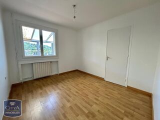  Appartement à louer 4 pièces 110 m²