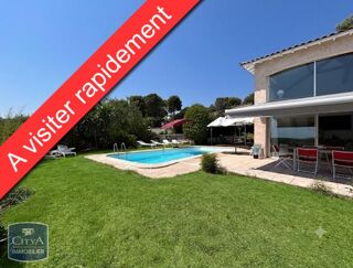  Villa à louer 6 pièces 181 m²