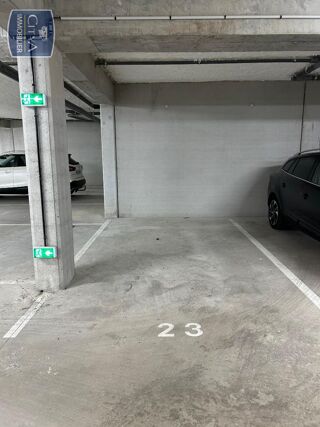  Parking / Garage à louer 