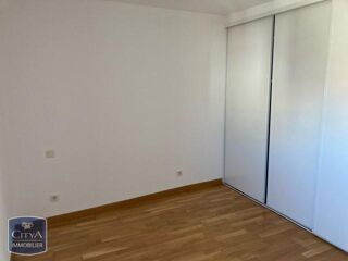  Appartement à louer 3 pièces 75 m²