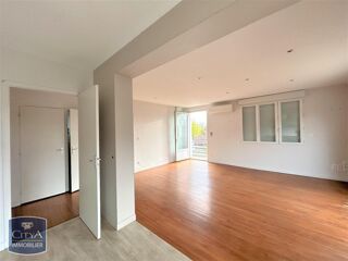  Appartement à louer 4 pièces 90 m²