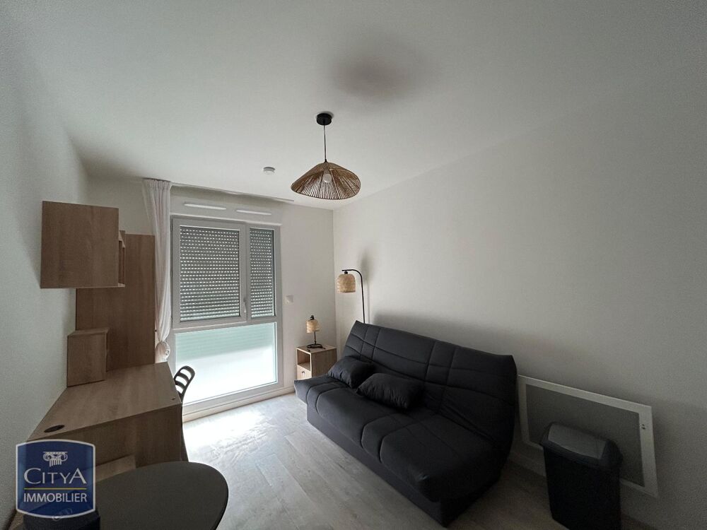 À louer, agréable studio situé au rez-de-chaussée de la ....