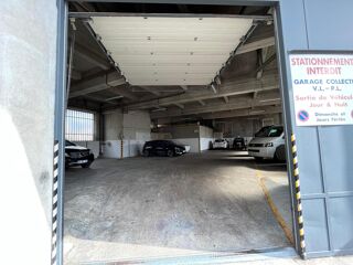  Parking / Garage à louer 