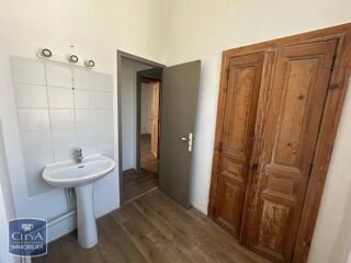  Appartement à louer 2 pièces 67 m²