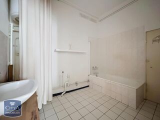  Appartement à louer 3 pièces 98 m²