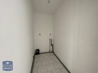  Appartement à louer 3 pièces 77 m²