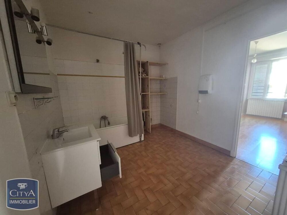 À LOUER : Appartement rénové T4 CLIMATISE situé dans la ....