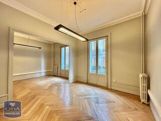  Appartement à louer 4 pièces 113 m²