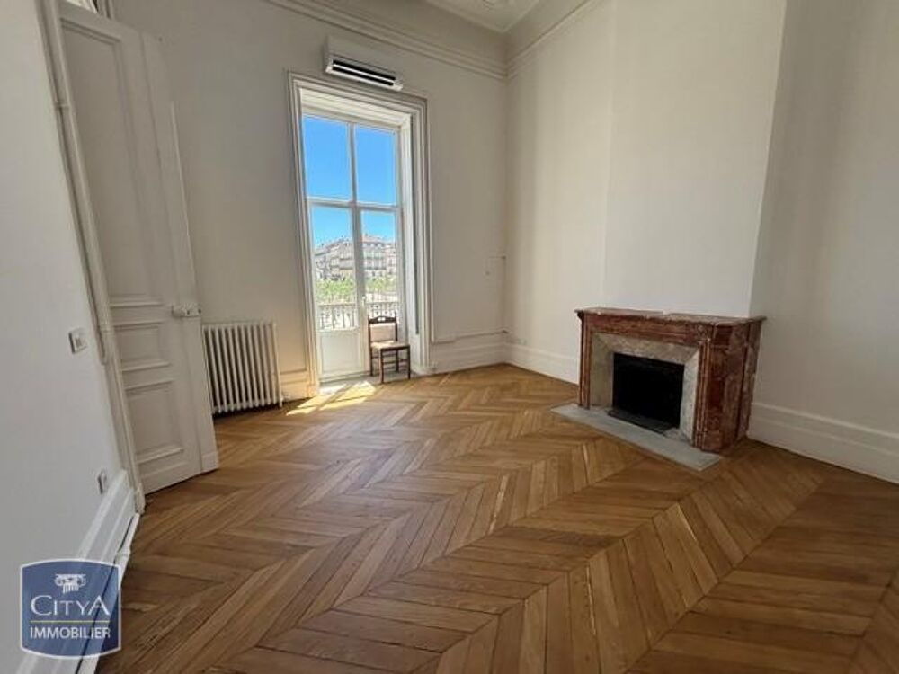 EXCLUSIVITE - APPARTEMENT DE PRESTIGE T4. Il s'agit d'un....