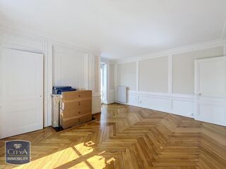  Appartement à louer 4 pièces 112 m²