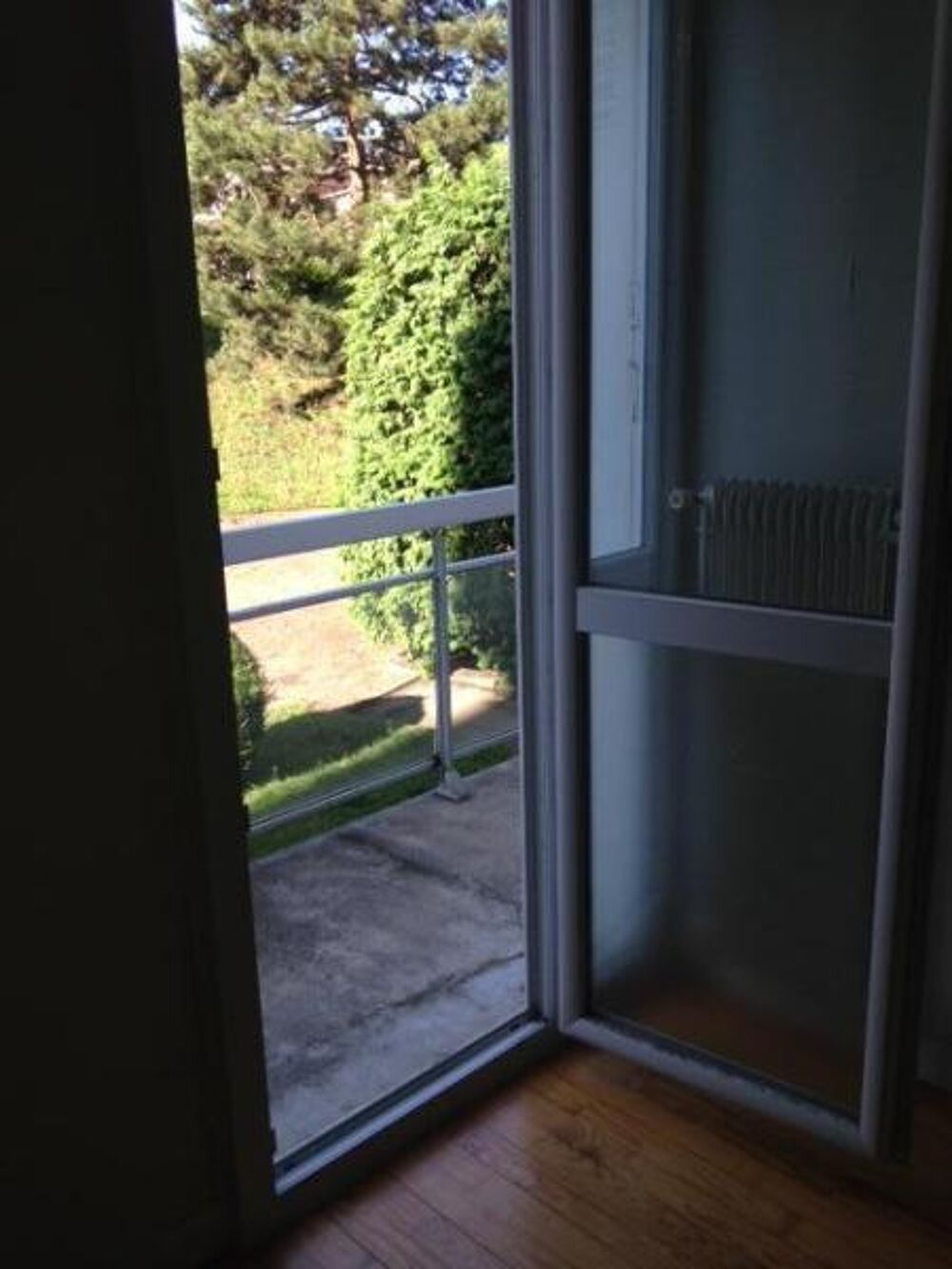 F3 avec balcon dans copropriété centre ville -quartier J....