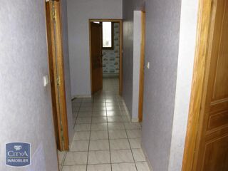  Appartement à louer 4 pièces 79 m²