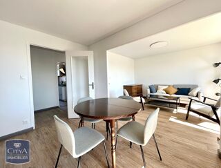  Appartement à louer 4 pièces 81 m²