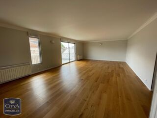  Appartement à louer 4 pièces 130 m²