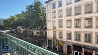  Appartement à louer 4 pièces 82 m²