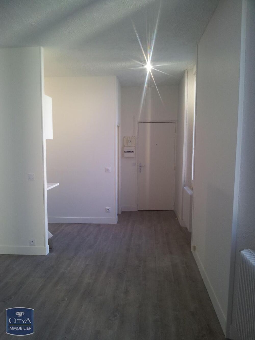À LOUER : Appartement T1 à Soisy-sur-Seine. Ce bien immo....