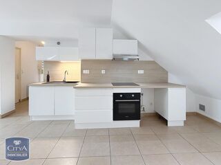  Appartement à louer 4 pièces 80 m²