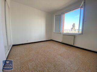  Appartement à louer 4 pièces 67 m² Nîmes