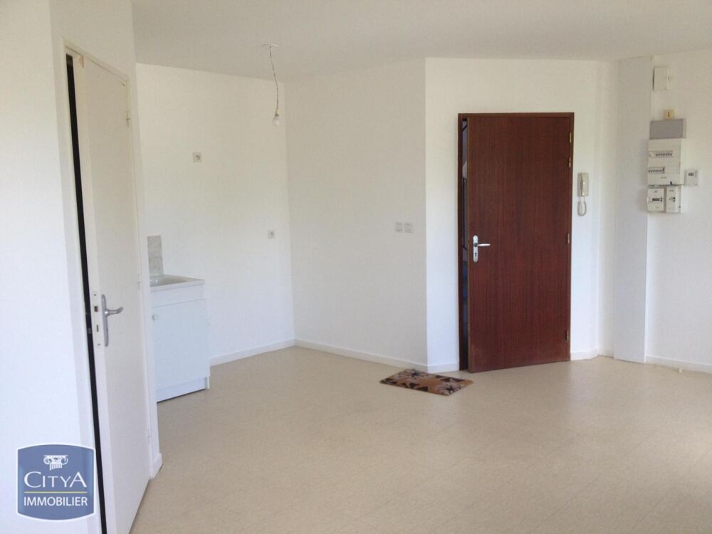 location Appartement - 1 pièce(s) - 31 m² La Suze-sur-Sarthe (72210)