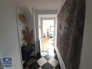  Appartement à louer 4 pièces 111 m²