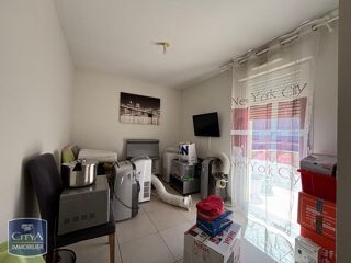  Appartement à louer 4 pièces 79 m²