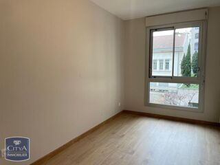  Appartement à louer 4 pièces 96 m²