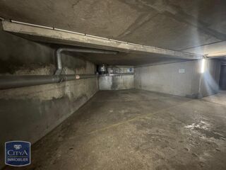  Parking / Garage � louer 