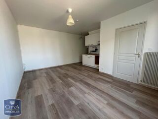  Appartement à louer 2 pièces 33 m²
