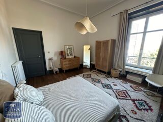  Appartement à louer 3 pièces 125 m²
