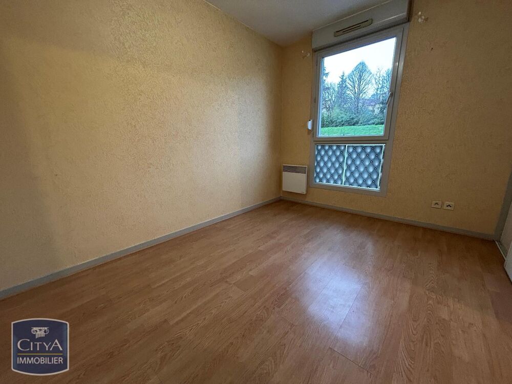 À LOUER : Appartement T2 à Aubenas, situé dans un quarti....