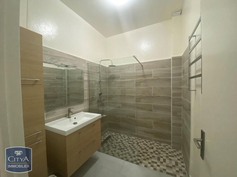A LOUER à SAINT DENIS, charmant appartement de type T3 m....