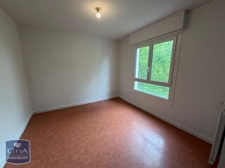  Appartement à louer 3 pièces 82 m²