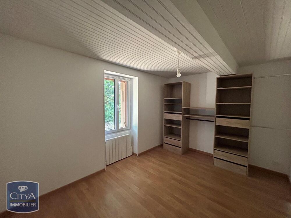 À LOUER : Charmante maison de type T2 située dans le pai....