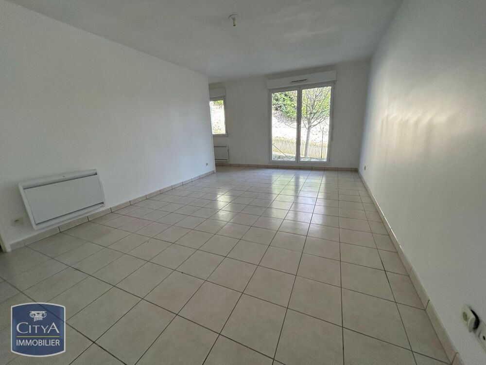 À LOUER : Découvrez cet appartement rénové T2 situé dans....