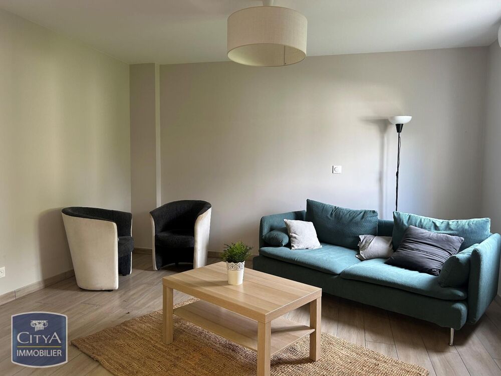 CHAMBRE DANS MAISON MEUBLEE EN COLOCATION AVEC COUR City....