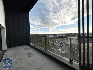  Appartement à louer 5 pièces 104 m²