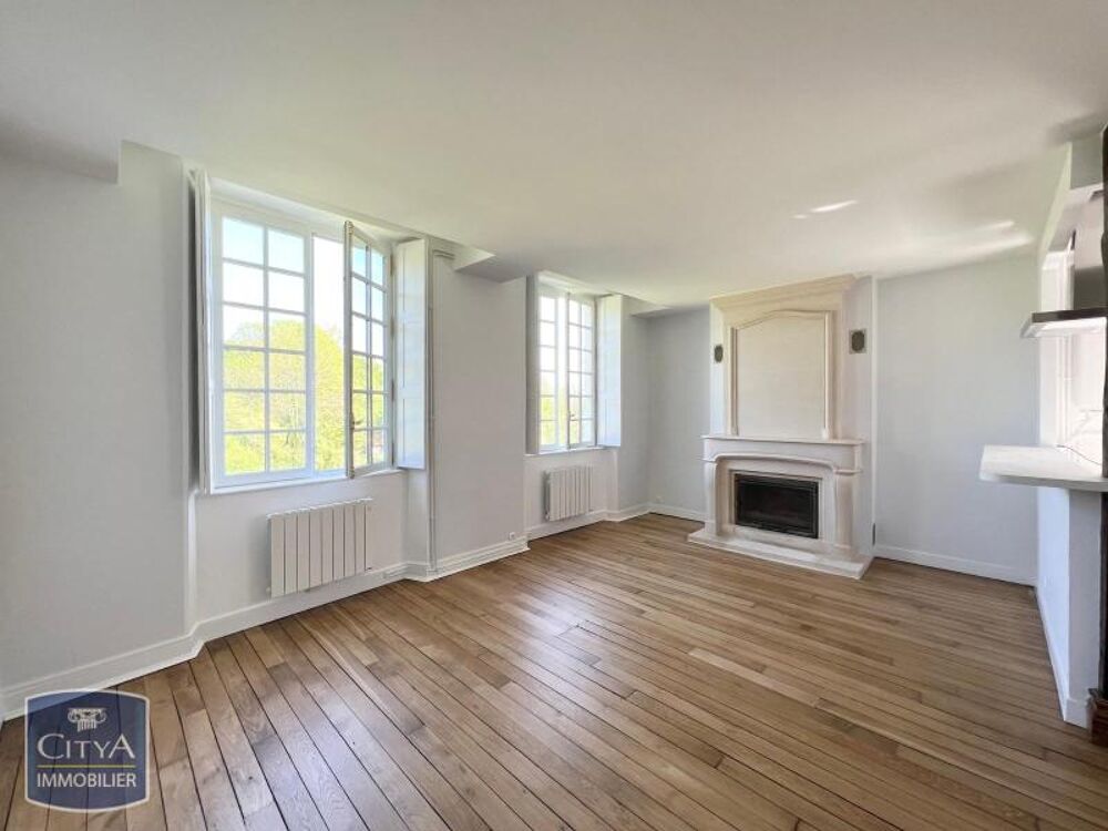 À LOUER : Appartement bourgeois T2 situé à Chécy, dans l....