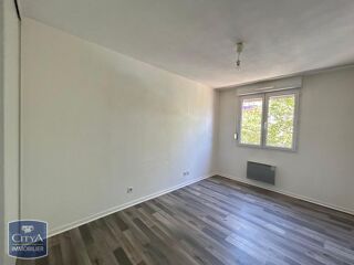  Appartement à louer 4 pièces 75 m²