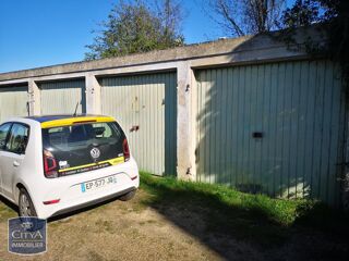  Parking / Garage à louer 