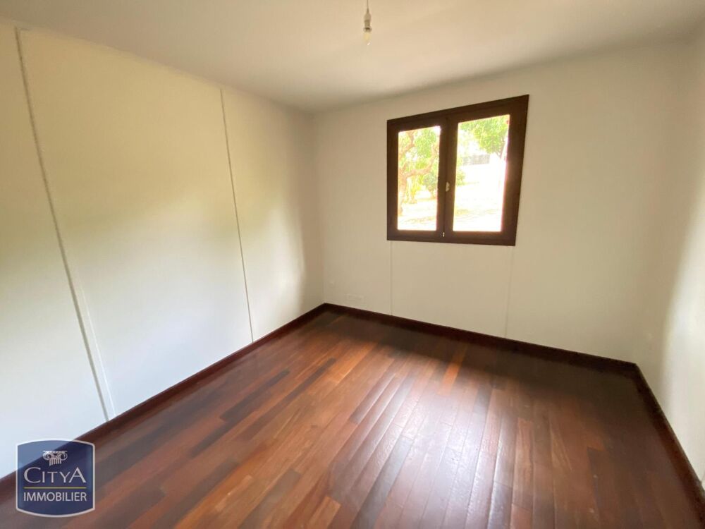 location Maison - 5 pièce(s) - 145 m² La Possession (97419)