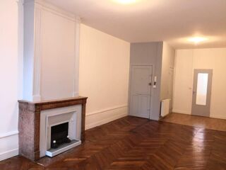  Appartement à louer 3 pièces 72 m²