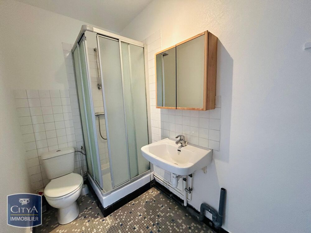 *A LOUER - PROCHE FAC DE MEDECINE* Situé à Tours, cet ap....