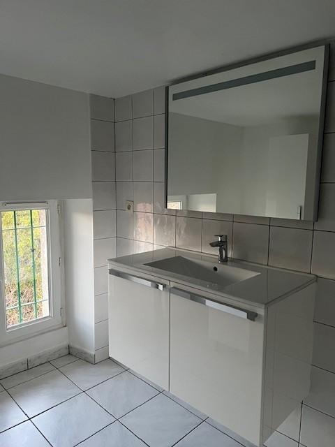  Appartement � louer 4 pi�ces 90 m� Brignoles