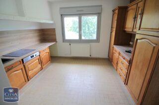  Appartement à louer 4 pièces 96 m²