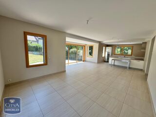 Appartement à louer 3 pièces 114 m²
