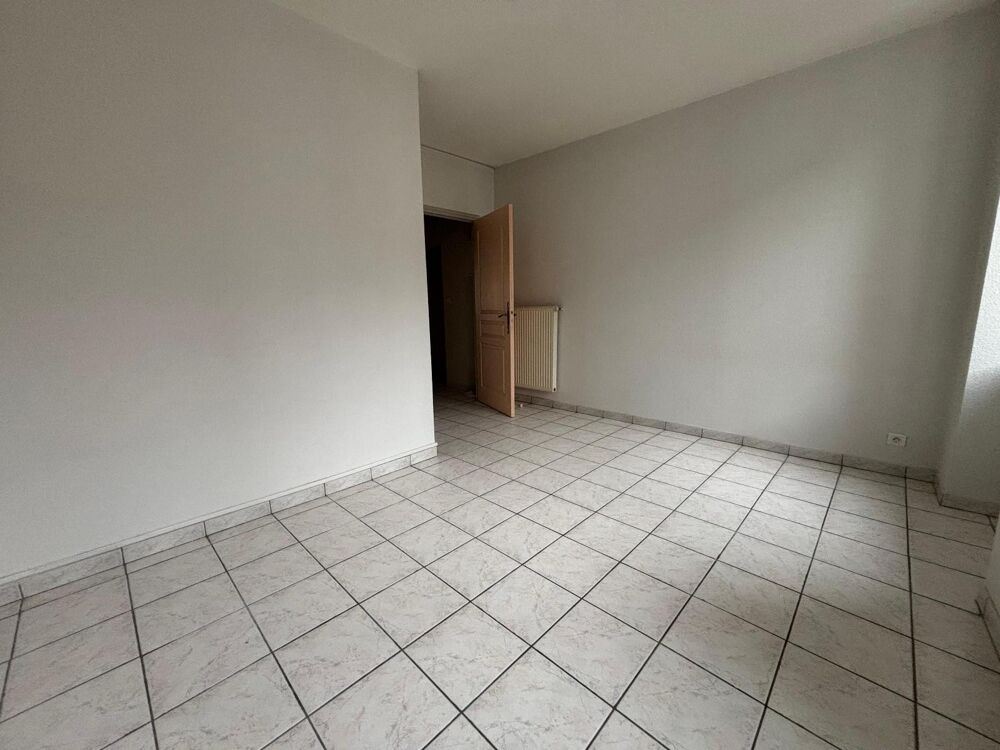 location Appartement - 4 pièce(s) - 77 m² Vals-les-Bains (07600)